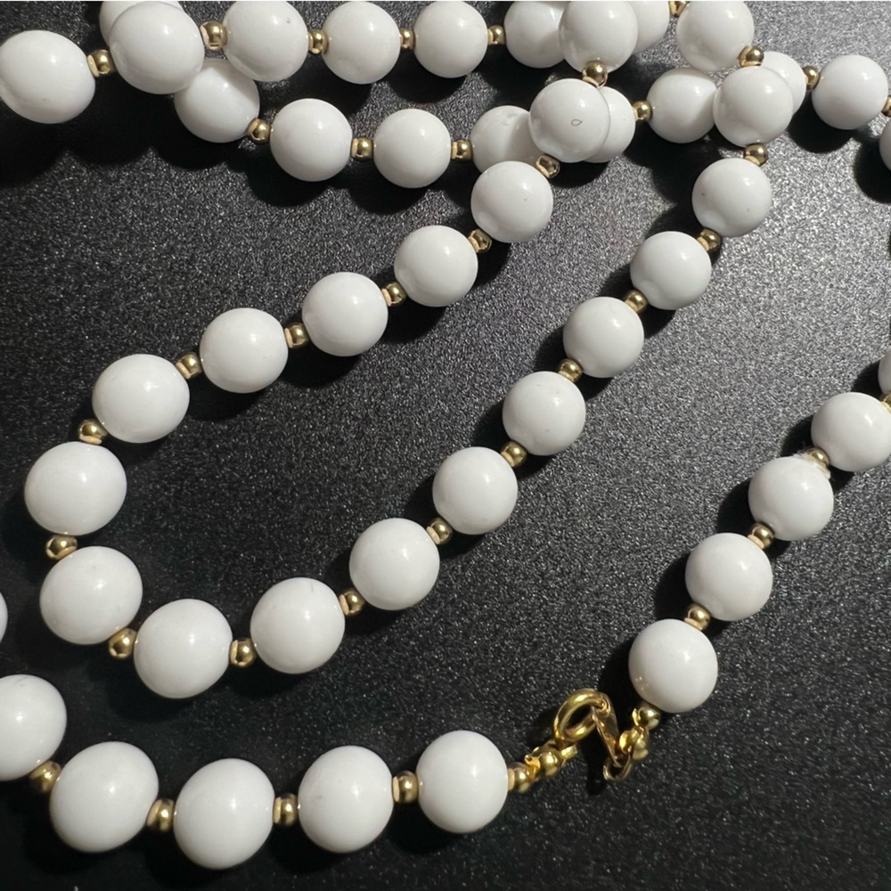 Vintage White & Gold Beaded Necklace